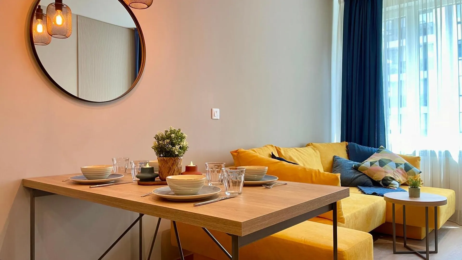Apartment With Free Underground Parking By Cosher ソフィア